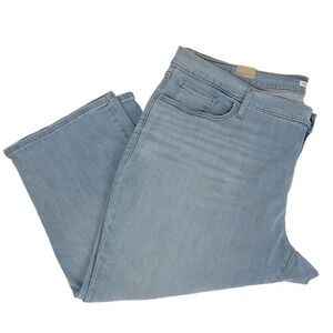 Levi’s‎ New Women’s 24W 311 Shaping Skinny Light Wash Stretchy Capri Jean